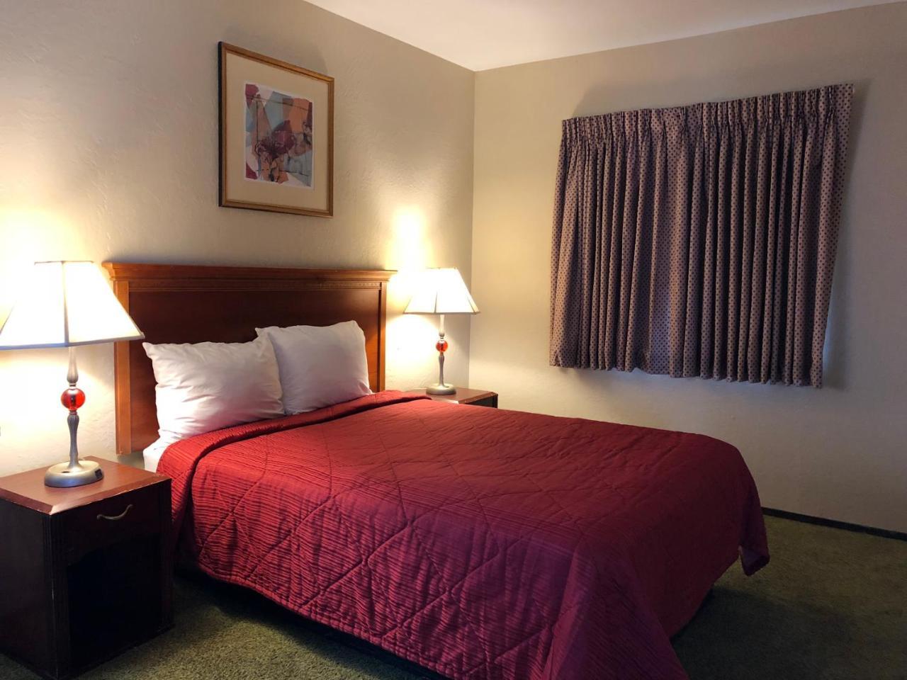 Red Bluff Inn Extérieur photo